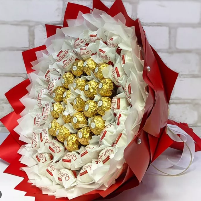 Букет из конфет "Гнездышко" с Raffaello и Ferrero Rosher