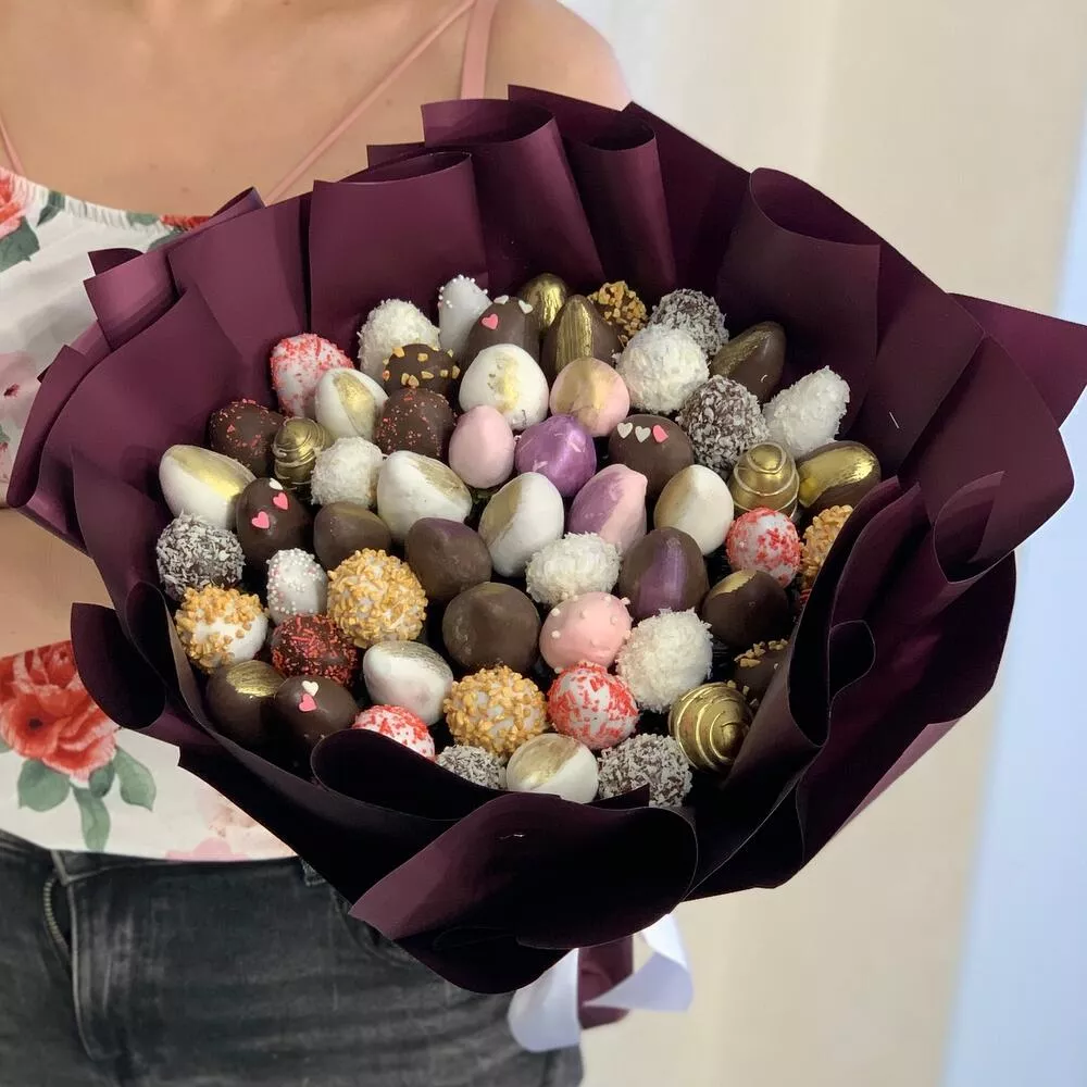 Клубничный букет "Strawbliss"  из клубники в итальянском шоколаде