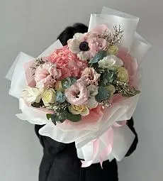 Букет "Пастельный бриз" из анемонов, гортензий, лизиантусов и роз