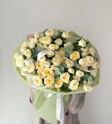 Букет "Дух весны" из пионовидной спрей розы