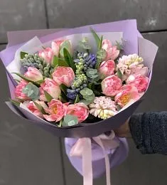 Букет "Филеона" из гиацинтов и тюльпанов