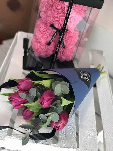 Букет "Мари" из тюльпан и эвкалипта 1