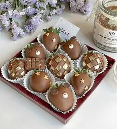 Клубничный бокс "Шоколадные мишки" клубника в молочном шоколаде
