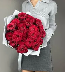 Букет из 25 красных роз "Forever and Always"
