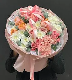 Букет "Грэйс" из гортензий, хризантем и роз