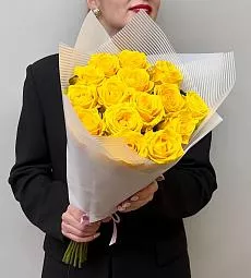 Букет из 15 желтых роз