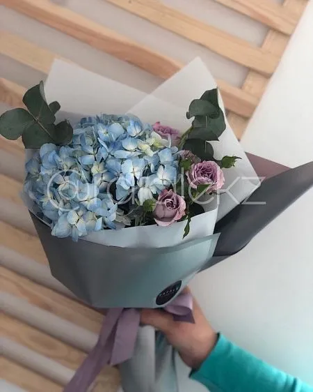 MINI 7.0 букет из гортензий и роз 3