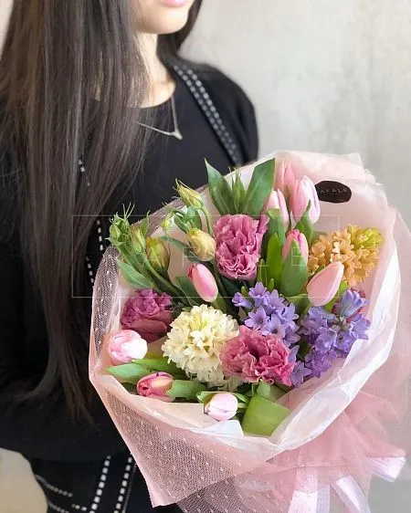 SPRING 7.0 букет из тюльпан, лизиантуса и гиацинтов 3