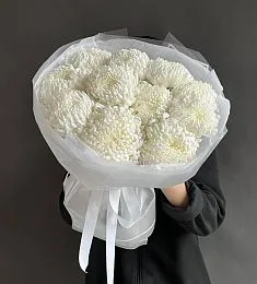 Букет из 11 белых крупных хризантем