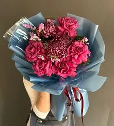 Композиция "Линдия"  из роз и хризантем 