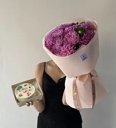 Сет "Школьный" букет из астр и бенто тортик