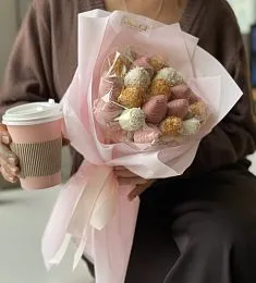 Клубничный букет "Нежность" 1.0 клубника в молочном шоколаде