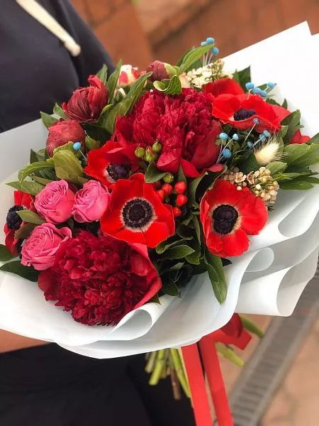 Букет "Майорка" из анемонов и фалариса  2