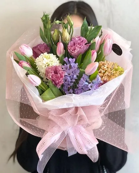 SPRING 7.0 букет из тюльпан, лизиантуса и гиацинтов 2