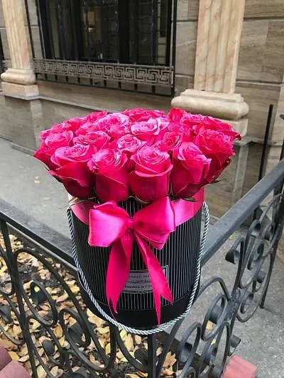 Голландские розы в стильной коробке 1