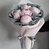 Букеты нежно розовых пионов
