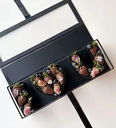 Клубничный бокс "I LOVE U" BLACK 3.0 клубника в итальянском шоколаде