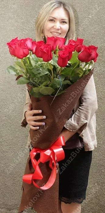 Букет из 15 голландских роз любого цвета 3