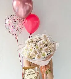 Сет "Праздничный" букет хризантем с шариками и бенто тортом