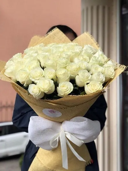 51 белая голландская роза 60 см 2