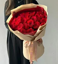 Букет из 25 роз "Anna" в оформлении