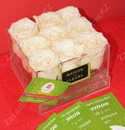 Голландские розы в стеклянной коробке maison des FLEURS 2