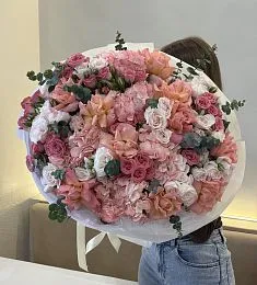 Букет "Катерина" из гортензий и роз