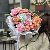 Букеты пионовидных роз и пионов