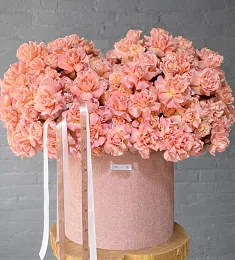 Премиальная композиция "Гигант любви" из роз в  коробке