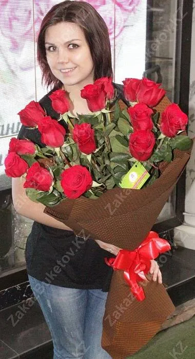 Букет из 15 голландских роз любого цвета 2