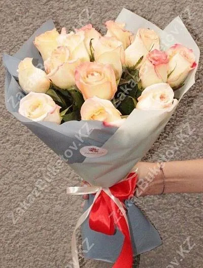 Букет из 15 голландских роз любого цвета 3