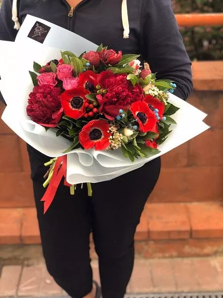 Букет "Майорка" из анемонов и фалариса  5