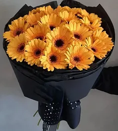 Букет из 19 гербер 