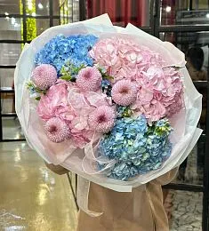 Букет "Теодора" з гортензии и хризантем