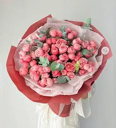 Букет "Пиони роуз" M из пионовидной спрей розы и эвкалипта Букет "Пиони роуз" M из пионовидной спрей розы и эвкалипта