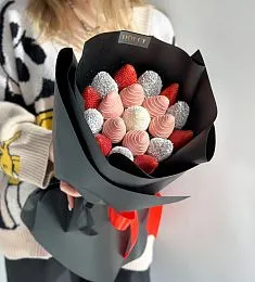 Клубничный букет "SweetBerry" из клубники в шоколаде и свежих ягод