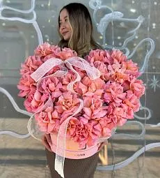 Вывернутые розы в коробке "Эстетикс"