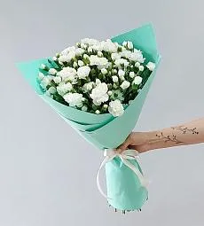 Букет из 11 белых кустовых гвоздик