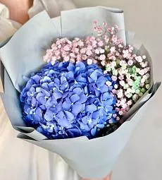 Букет "Эсмир" из гортензии и гипсофилы