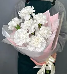 Букет из 7 белых гвоздик